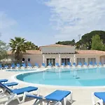 Sm320-81 Maxime Appt 3 Pieces Avec Jardin Et Parking Privatif Domaine Avec Piscine Sainte-Maxime