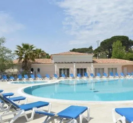 Sm320-81 Maxime Appt 3 Pieces Avec Jardin Et Parking Privatif Domaine Avec Piscine Sainte-Maxime