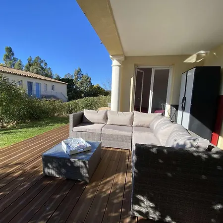 Sm320-81 Maxime Appt 3 Pieces Avec Jardin Et Parking Privatif Domaine Avec Piscine Sainte-Maxime